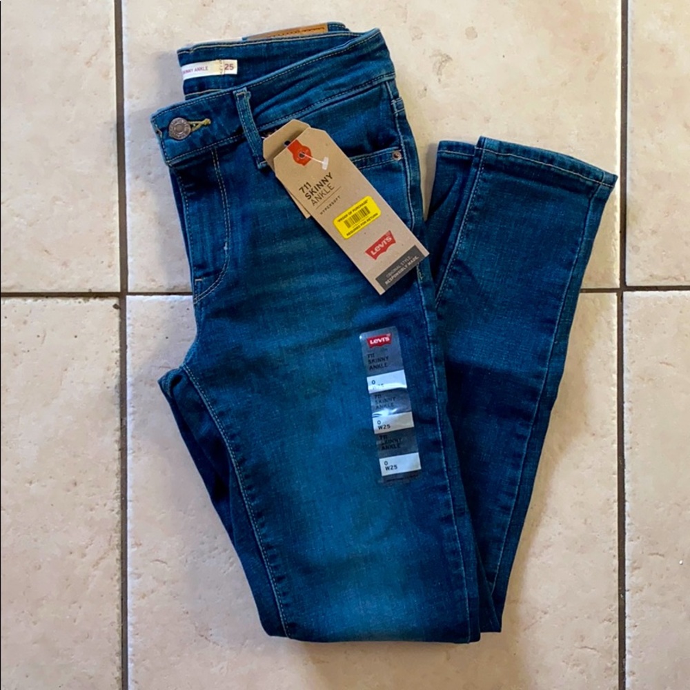 Levi skinny jeans